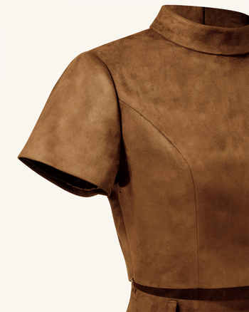 Grace Zweiteiliges Set aus Kunstwildleder - Crop-Top und Minirock - Camel