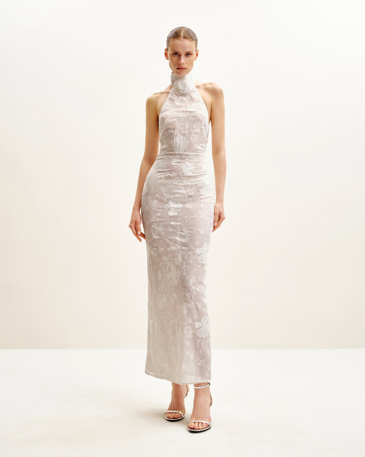 Uliana Weißes Maxikleid mit Blumen-Spitzen und Halterneck - Weiß