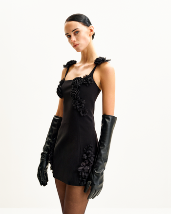 Elaina Schwarzes Rosetten-Applikations-Minikleid - Schwarz