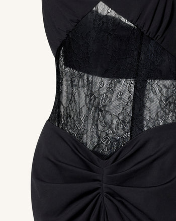 Gerafftes Maxikleid mit Spitzeneinsatz - Schwarz