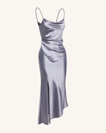 Liquid Satin Abendkleid mit Wasserfallausschnitt und Schlitz - Silber