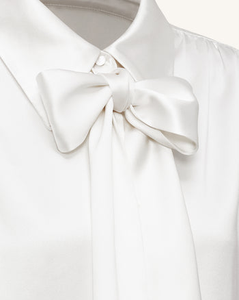 Bluse mit Bindeband und Ballonärmeln – Weiß