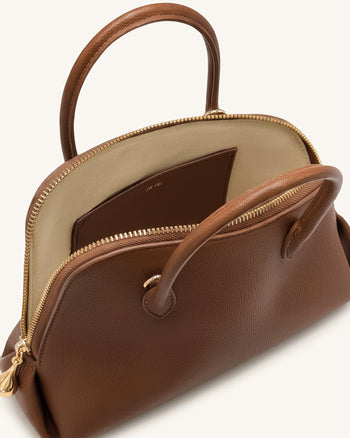 Nerina Kuppelförmige Handtasche in genarbter Optik – Braun