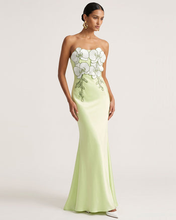 Trägerloses 3D-Blumen-Maxikleid aus Satin mit Schlitz - Hellgrün