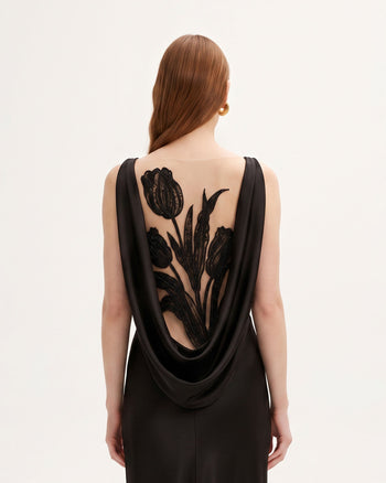 Tulpen-Applikation Maxikleid aus Satin mit Wasserfallausschnitt im Rücken - Schwarz