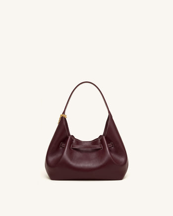 Maeve Lässige Hobo-Tasche mit Dackel-Anhänger - Tiefes Burgund