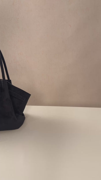 Hana mittelgroße Tote-Bag aus Kunstwildleder - Schwarz