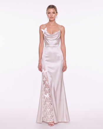 Butterfly Maxikleid aus Satin mit Spitzenbesatz und Wasserfallausschnitt – Elfenbein