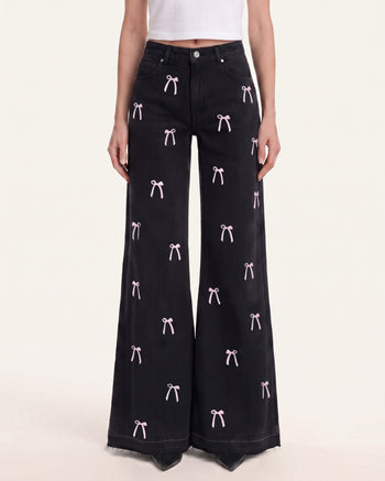 The Rebel Pink Ribbon Jeans mit Schlitz und Fransen - Schwarz