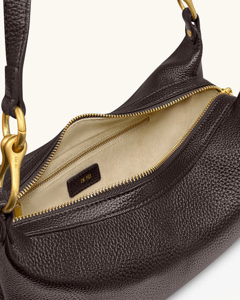 Selia Weich genarbte Crossbody-Tasche - Dunkelbraun