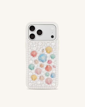 Handyhülle mit Pastell-Muscheln und Perlen – Weiß
