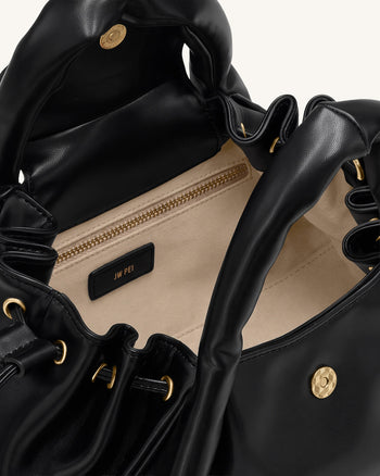 Nerissa Henkeltasche mit geraffter Klappe - Schwarz