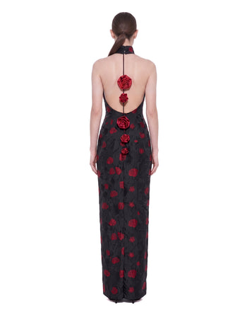 Maxikleid mit floralem Jacquard-Muster, Neckholder und offenem Rücken – Schwarz & Rot