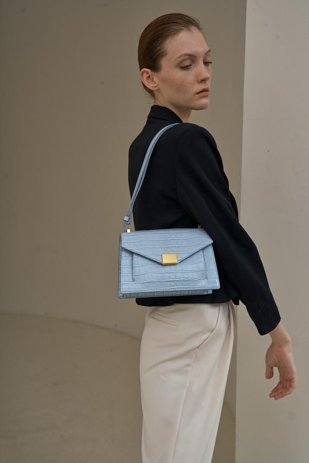 Lilian Tasche - Krokodilprägung in Eisblau