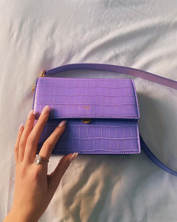 Mini-Klappentasche - Krokodilprägung in Lila