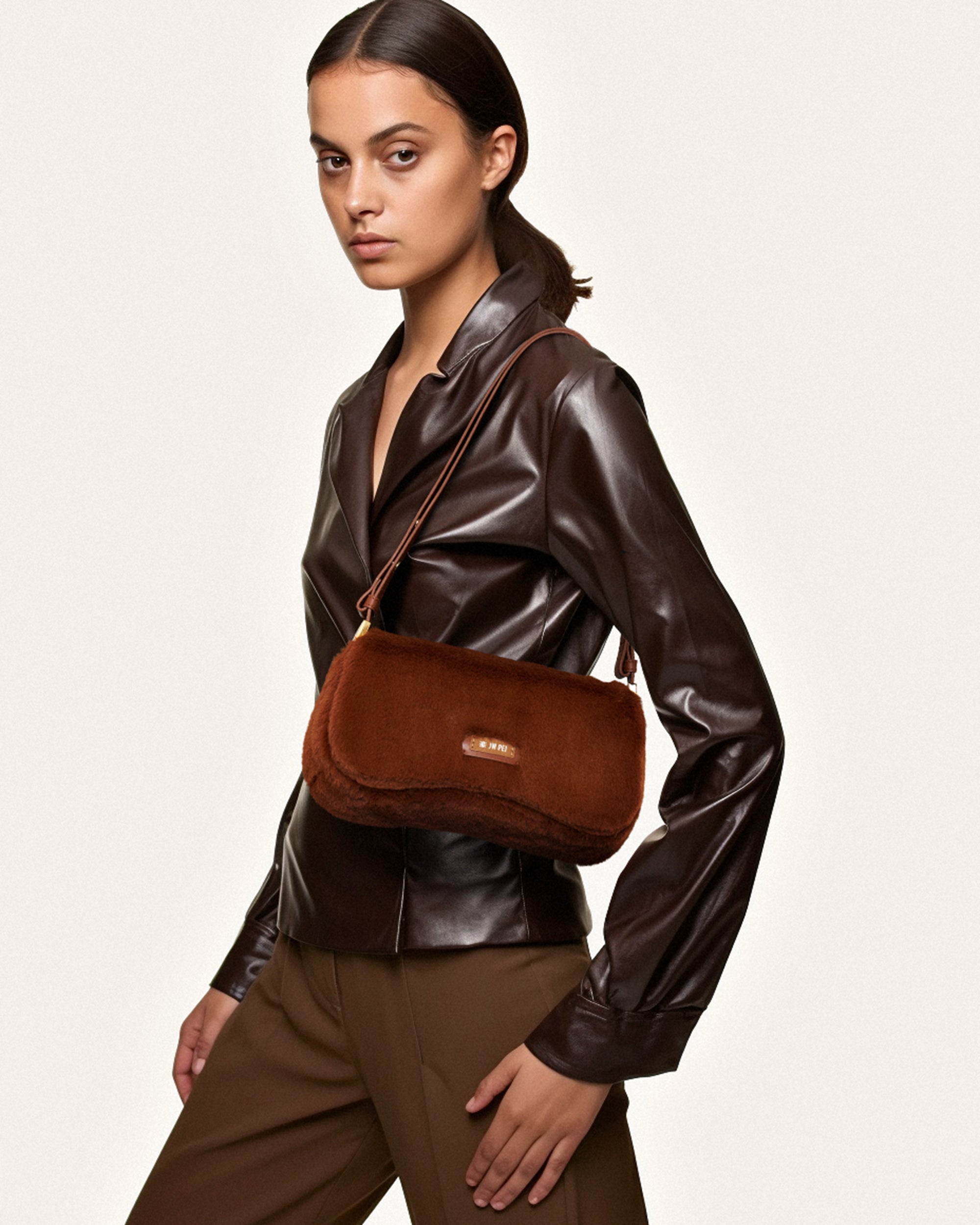 Joy Kunstpelz-Schultertasche - Karamell