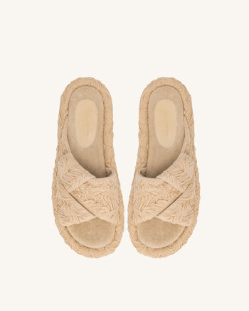 Lilah Geflochtene Plateausandale - Beige