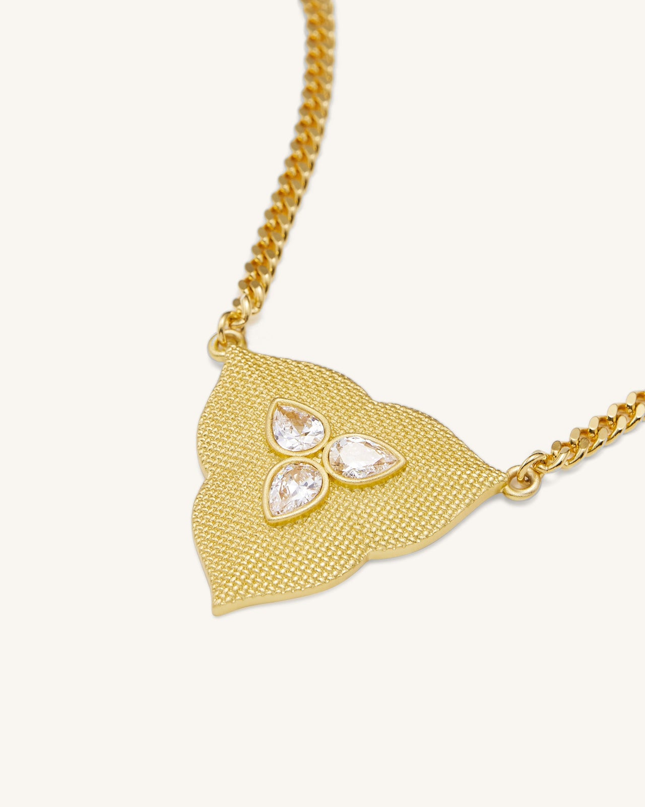 Halskette mit Blattanhänger - 18 Karat vergoldetes & Weißer Zirkon